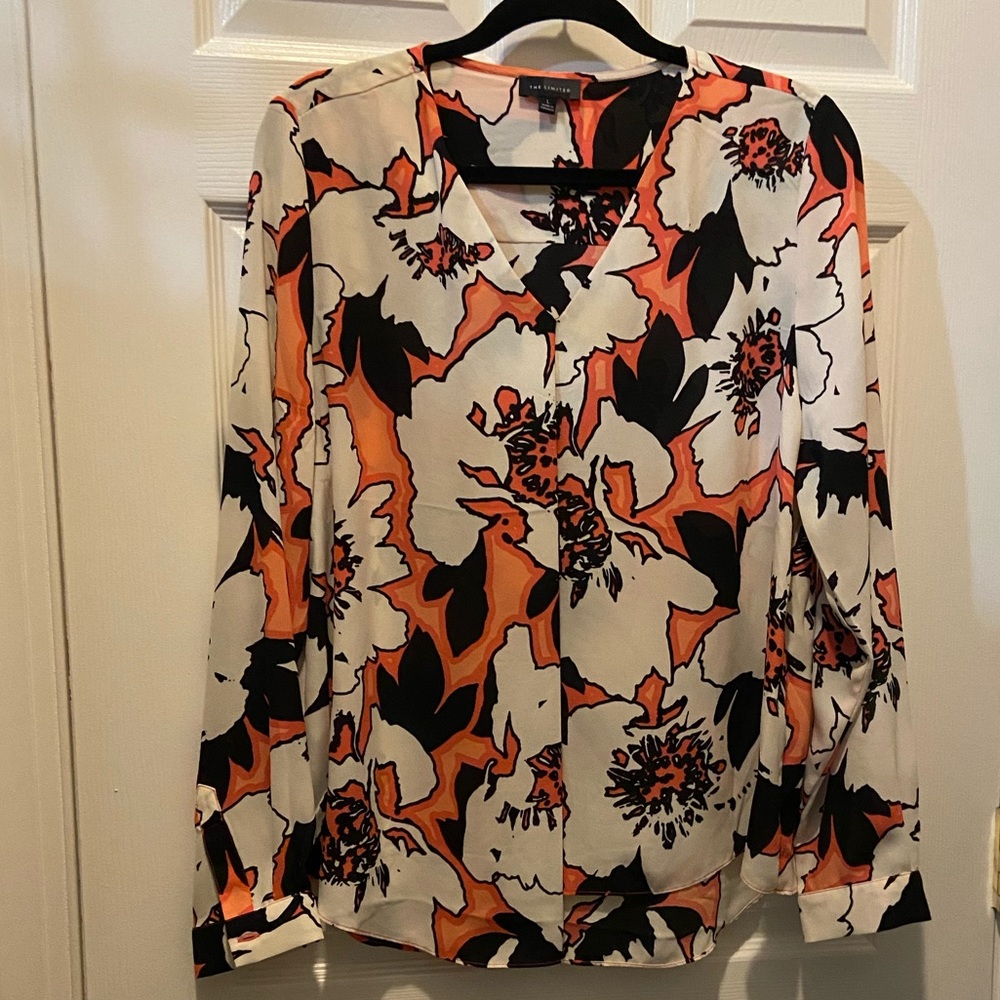 🌻NWOT The Limited Asymmetrical Hem Blouse